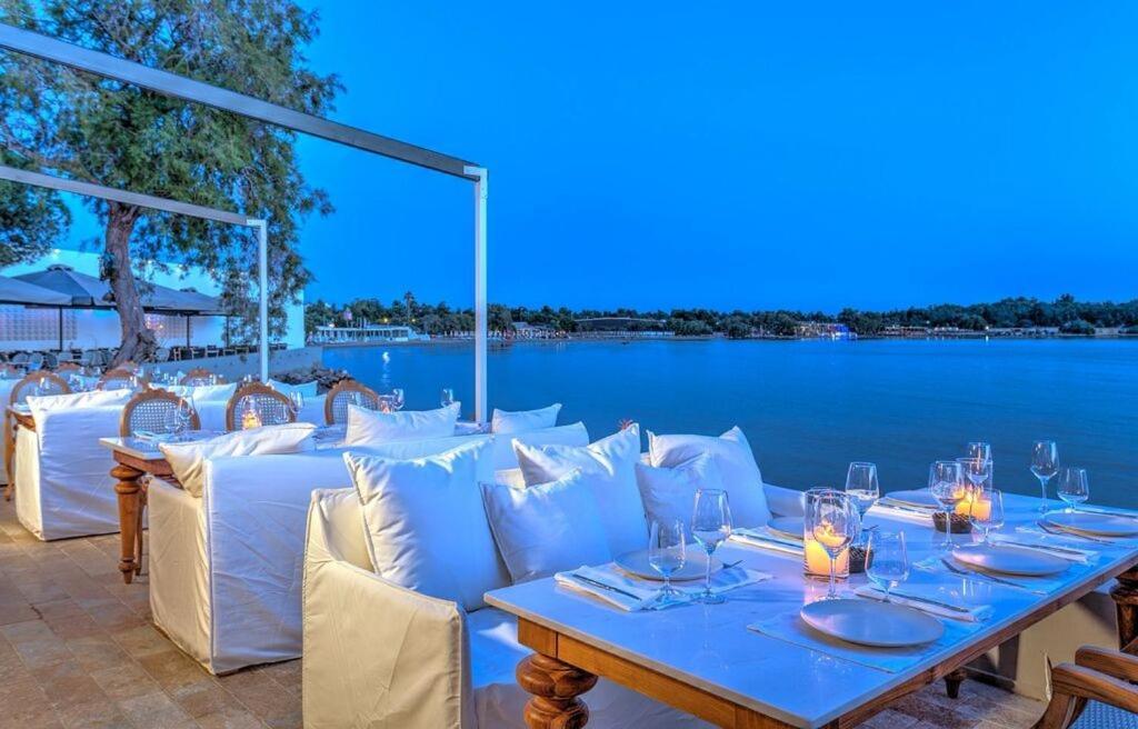 Glyfada Seabreeze Apartment Atenas Exterior foto